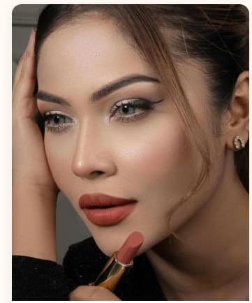 Blushing Chloé Matte Lipstick
